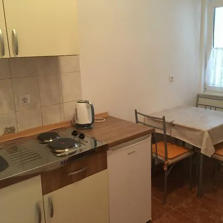Veronika Apartment *